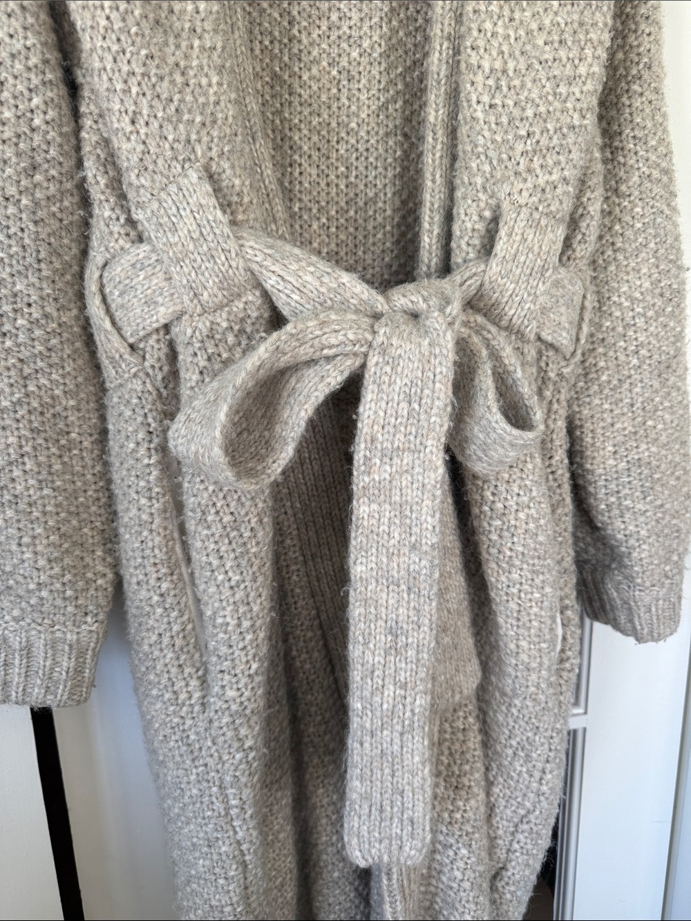 LUNYA Chunky Wool Knit Robe - Picture 3 of 8